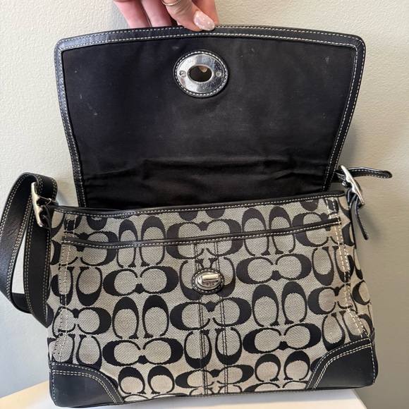 Y2K Coach Hampton Social Signature Flap Shoulder Bag - Picture 13 of 16